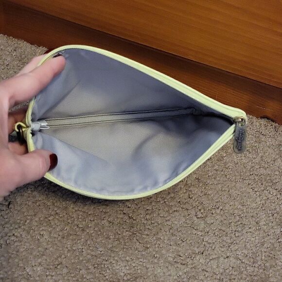 Thirty One Rubie - Picture 2 of 4